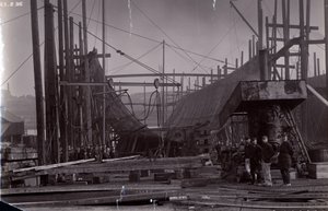 1896年にニューカッスルアポンタインのローウォーカー造船所でWGアームストロングミッチェルアンドカンパニーによって建設中のフレーム内の砕氷列車フェリースチーマーSSバイカル
